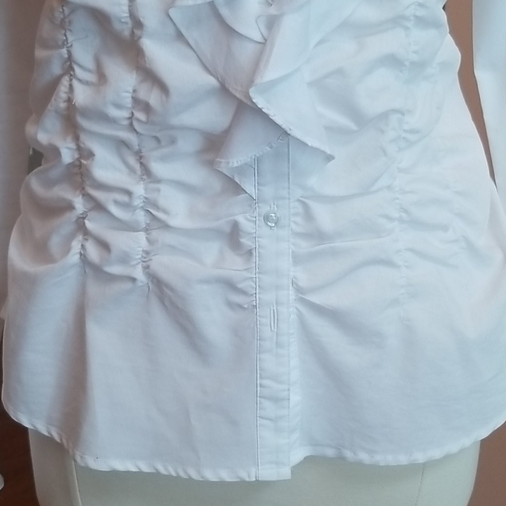 NWOT Ruffled button up shirt - Picture 7 of 8